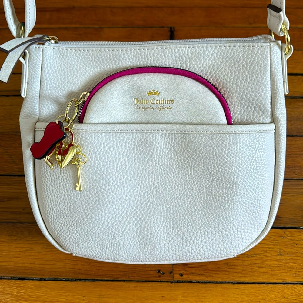 Juicy Couture White and Pink vegan leather purse Size Medium w/ keychain zipper